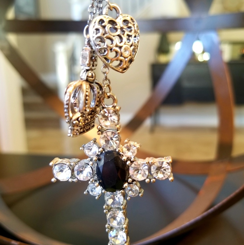 Cross rhinestone necklace